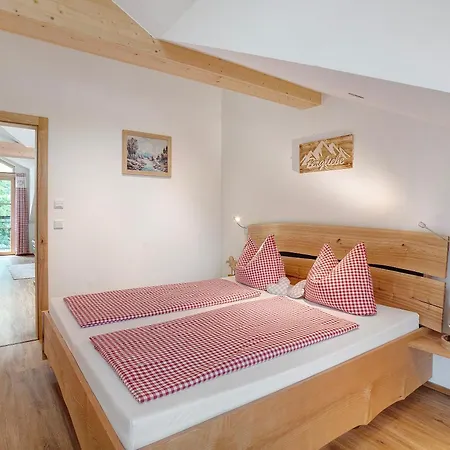 Neubau - Freundliche Bergblick Apartment