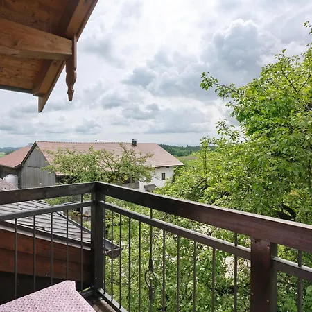Neubau - Freundliche Bergblick